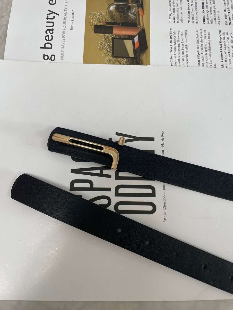 ベルト レディース レザーベルト 高級感漂う洗練された美しい装飾金具付きベルト